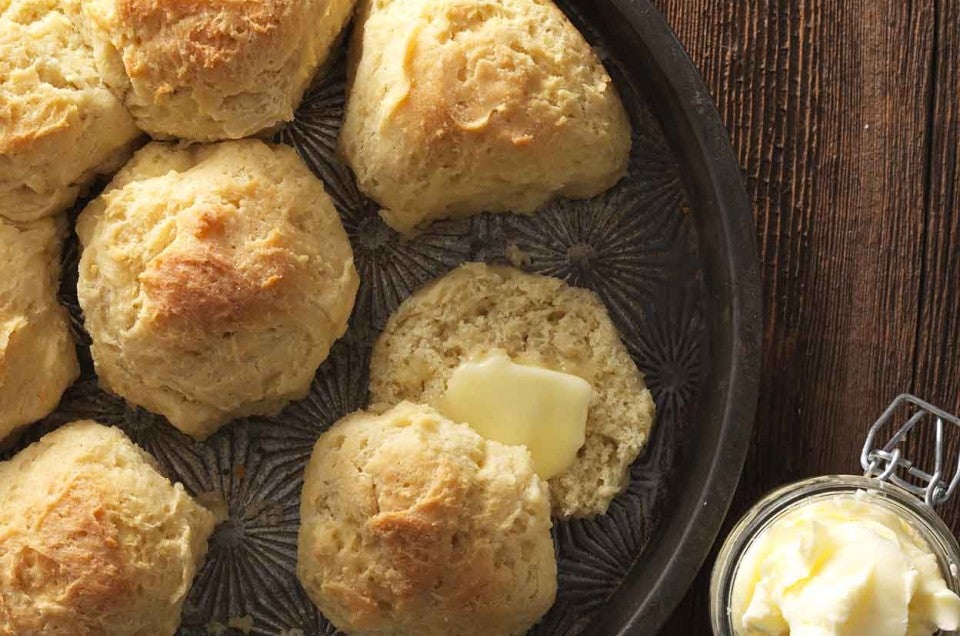 Gluten-Free Dinner Rolls via @kingarthurlfour