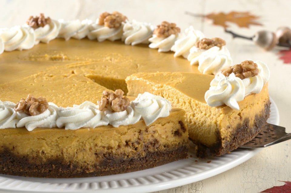 pumpkin-cheesecake-with-gingersnap-crust