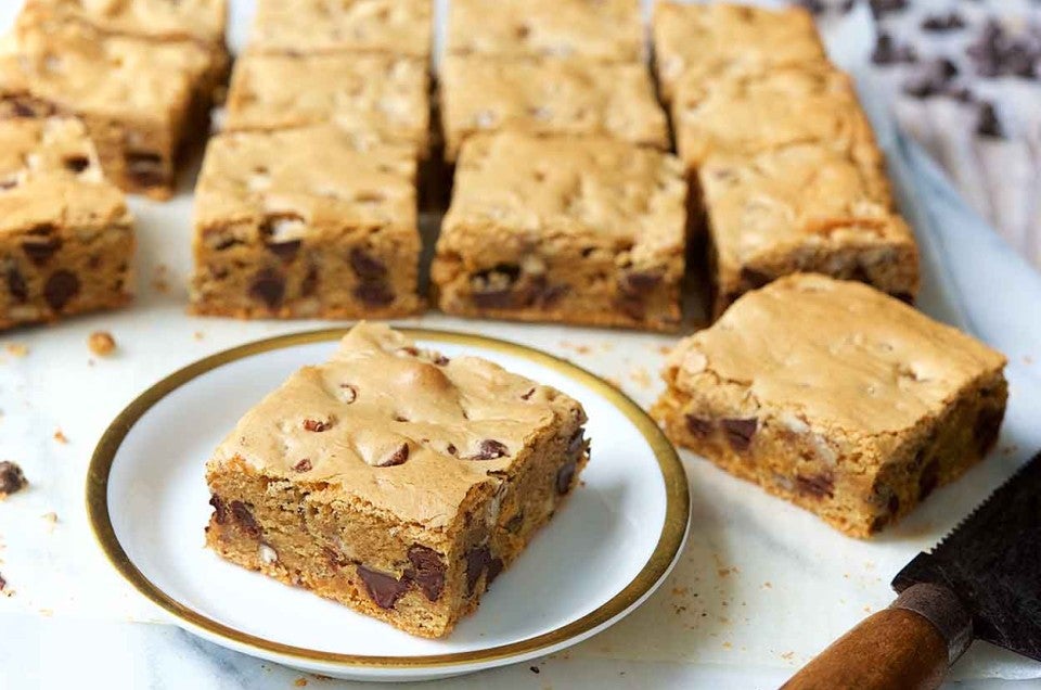 Chewy Chocolate Chip Cookie Bars