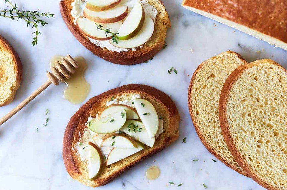 Portuguese Sweet Bread (Massa Sovada)