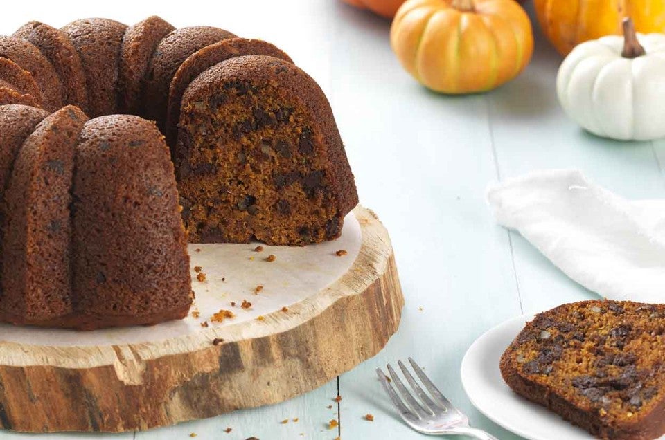 Pumpkin-Chocolate Chip Cake