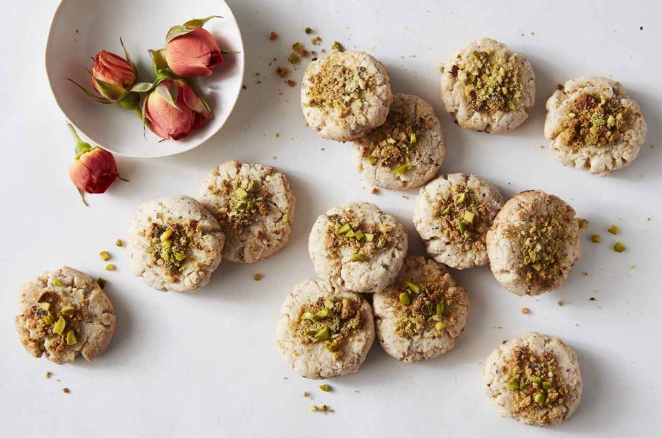 Persian Walnut Cookies (Nan-e Gerdui)