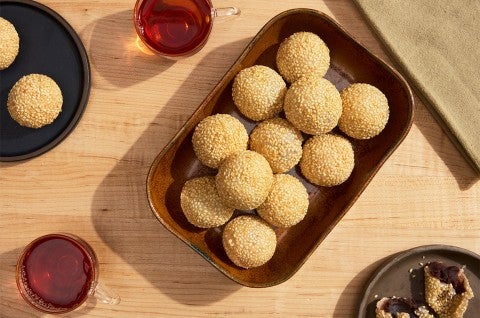 Jiān Duī (Fried Sesame Balls) - select to zoom