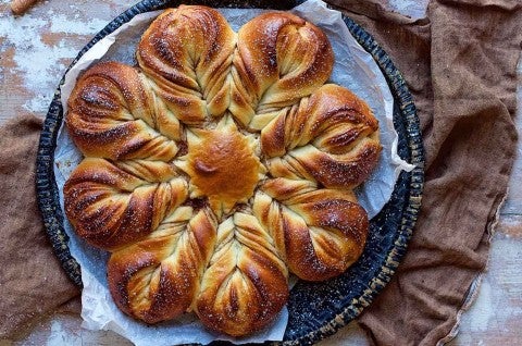 Cinnamon Star Bread - select to zoom