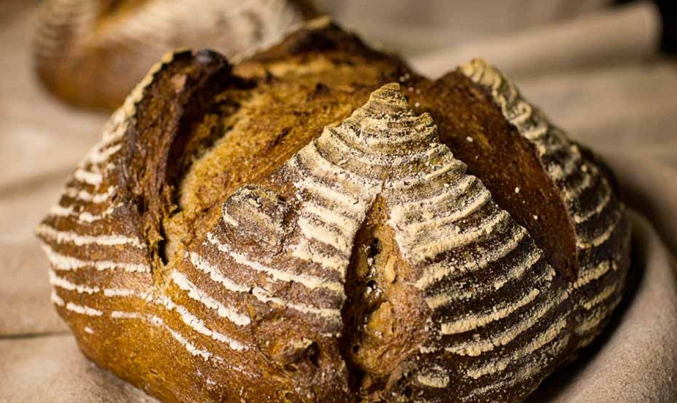 sourdough-rye-with-walnuts