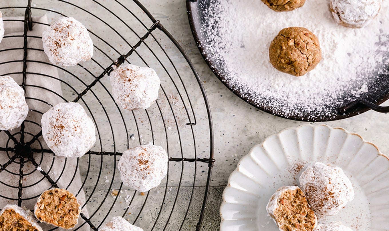 Horchata Polvorones on a cooling rack