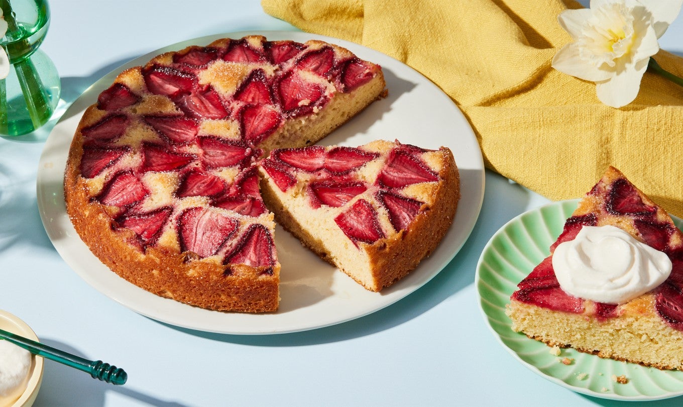 Super-Simple Strawberry Cake