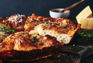 Crispy Cheesy Pan Pizza