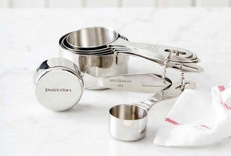 Stainless steel measuring cups 