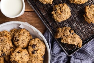 Gluten-Free Oatmeal and Flax Cranberry Cookies