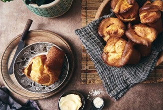 Light and Crispy Cheese Popovers