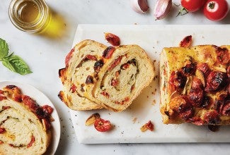 No-Knead Cheese and Tomato Garlic Bread