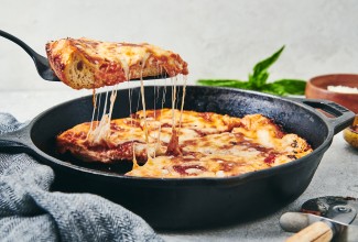 Keto-Friendly Cheesy Pan Pizza