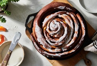 https://www.kingarthurbaking.com/sites/default/files/styles/kaf_thumbnail/public/2022-11/Giant-Skillet-Cinnamon-Bun-Hero-1.jpg?itok=Ny0UI2cI