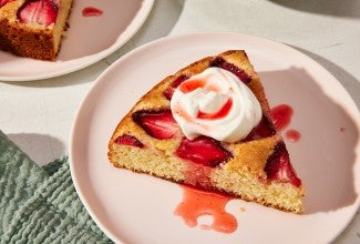 Super-Simple Strawberry Cake