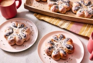 Sweetheart Pull-Apart Chocolate Buns 