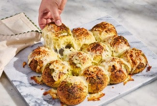 Cheesy Pesto Pull-Apart Rolls