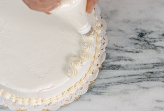 Cake Decorating Tips via @kingarthurflour