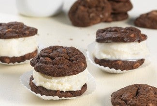 Ice Cream Sandwiches blog via @kingarthurflour