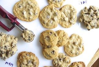 Gluten-Free Chocolate Chip Cookies via @kingarthurflour