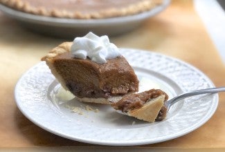 How to bake a better pumpkin pie via @kingarthurflour