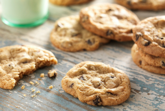 Gluten-Free Chocolate Chip Cookies via @kingarthurflour