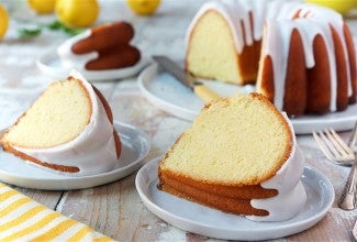 Lemon-Bundt-Cake via @kingarthurflour