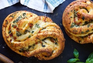 Pane Bianco Bakealong via @kingarthurflour