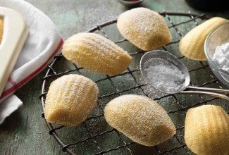 Vanilla-Scented Madeleines