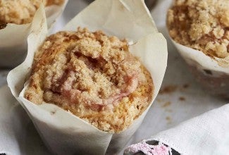 Rhubarb-Filled Streusel Muffins