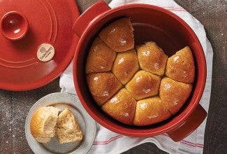 Dutch Oven Dinner Rolls