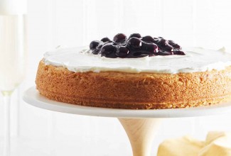 Lemon Tendercake with Blueberry Compote