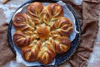 Cinnamon Star Bread Bakealong via @kingarthurflour