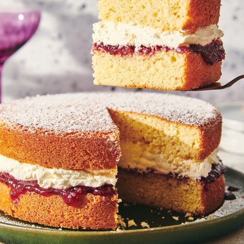 Victoria Sandwich Cake - select to zoom
