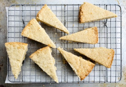 Wedges of shortbread on a cooling rack, some baked with Baking Sugar Alternative, somew ith granulated sugar.