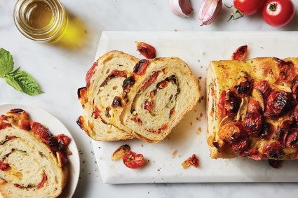 No-Knead Cheese and Tomato Garlic Bread