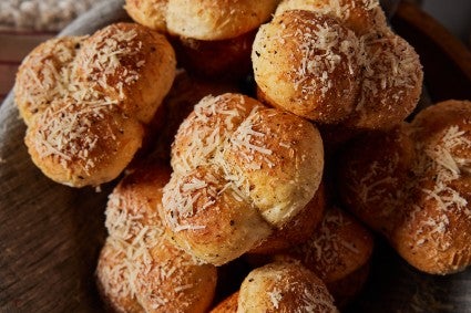 Cacio e Pepe Clover Rolls 