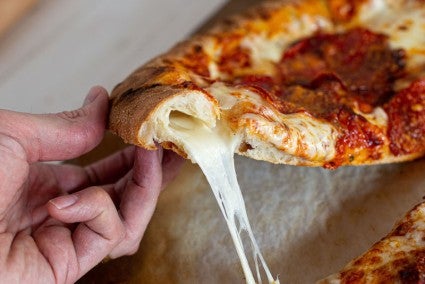 Stuffed cheese pizza crust 