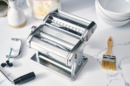 how to use a pasta maker