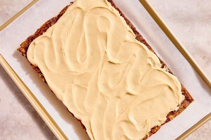 penuche frosting on top of apple cake