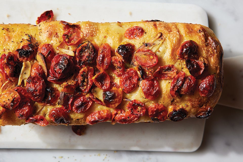 No-Knead Cheese and Tomato Garlic Bread