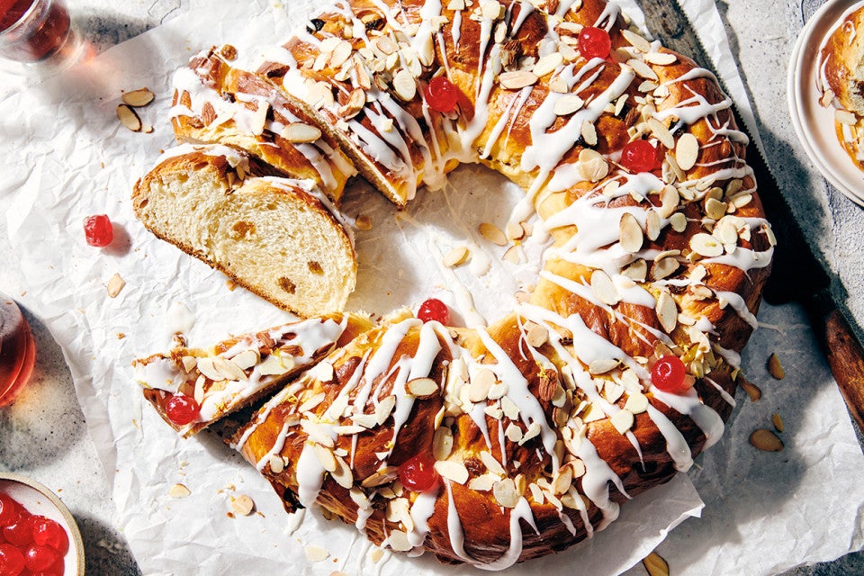 Braided Christmas Bread (Hefekranz)