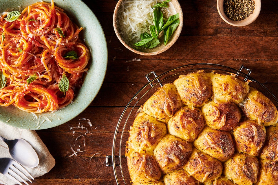 Cheese-Stuffed Pull-Apart Bread 