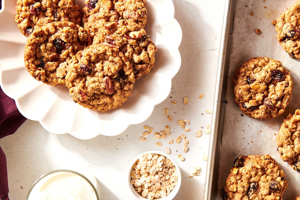 Fruity-Nutty Oat Cookies 