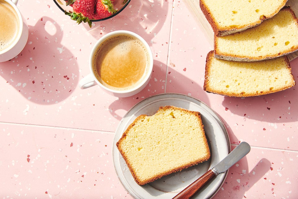 Velvet Pound Cake 