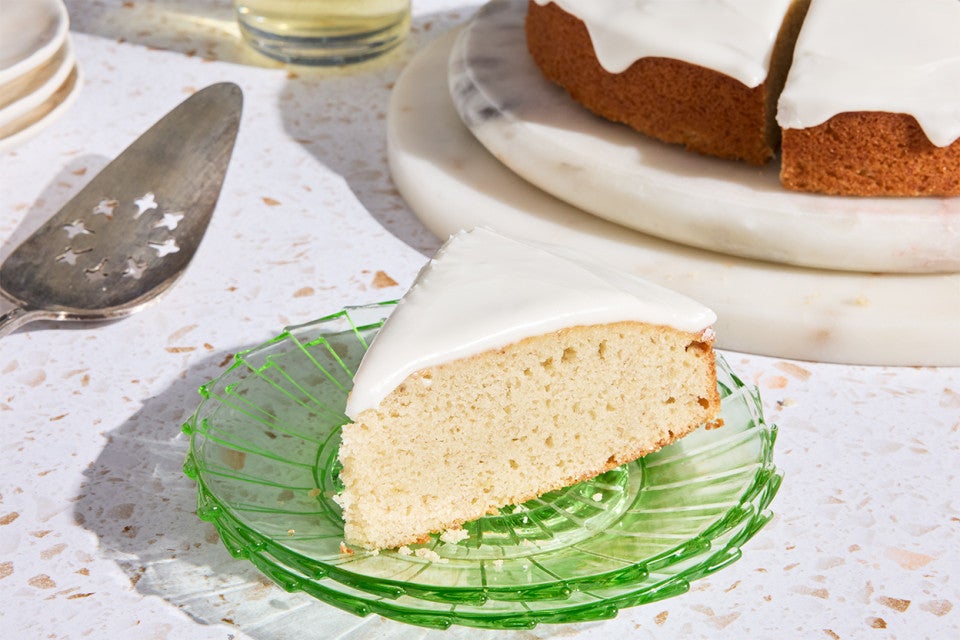 Rich and Tender Banana Cake 