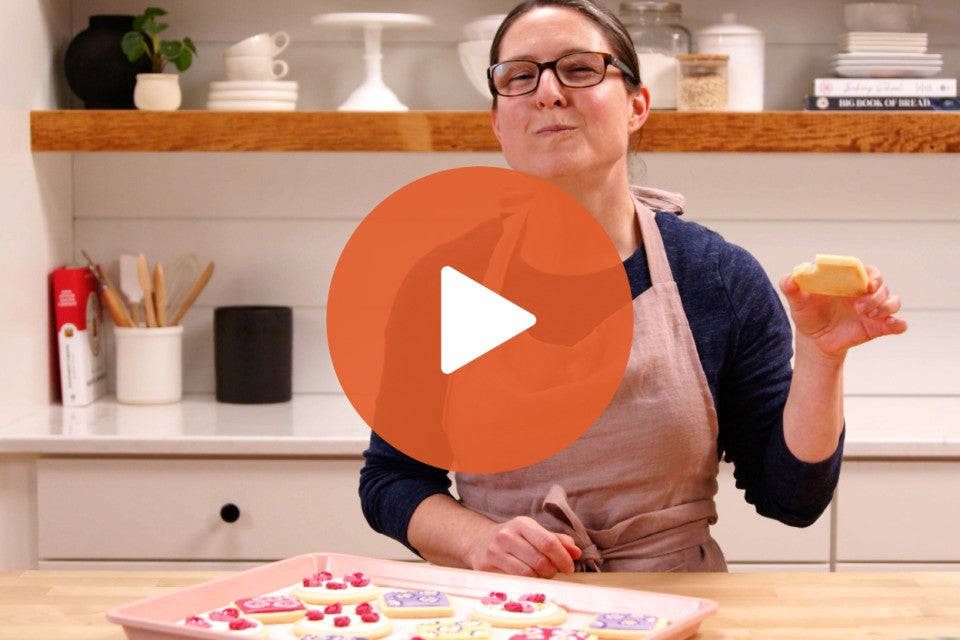 Play button for Cookie Designs videos