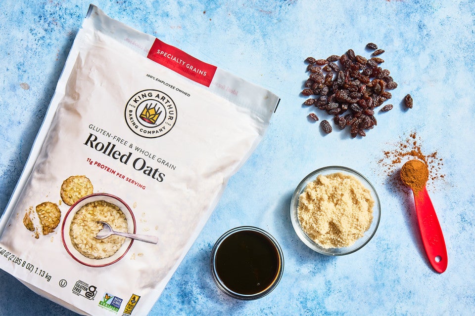 The ingredients of Oatmeal Raisin Cookie Bars