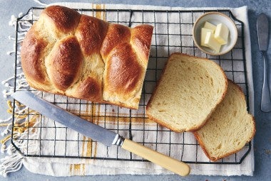 Italian Easter Cheese Bread (Crescia al Formaggio)