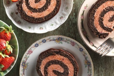 Chocolate-Strawberry Roll Cake